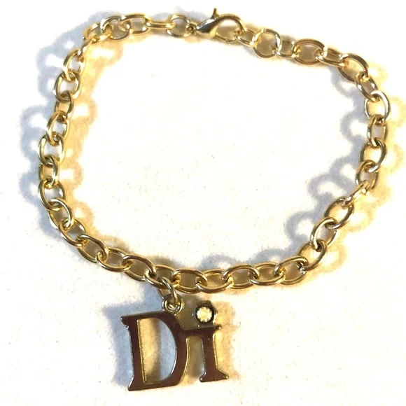 Di charm bracelet hot sale